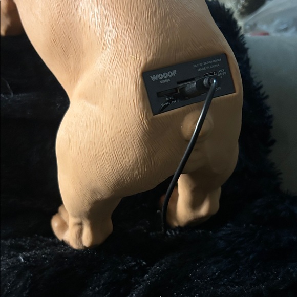 Brown Bulldog Dog Figurine with Collar blue tooth speaker - Picture 2 of 3